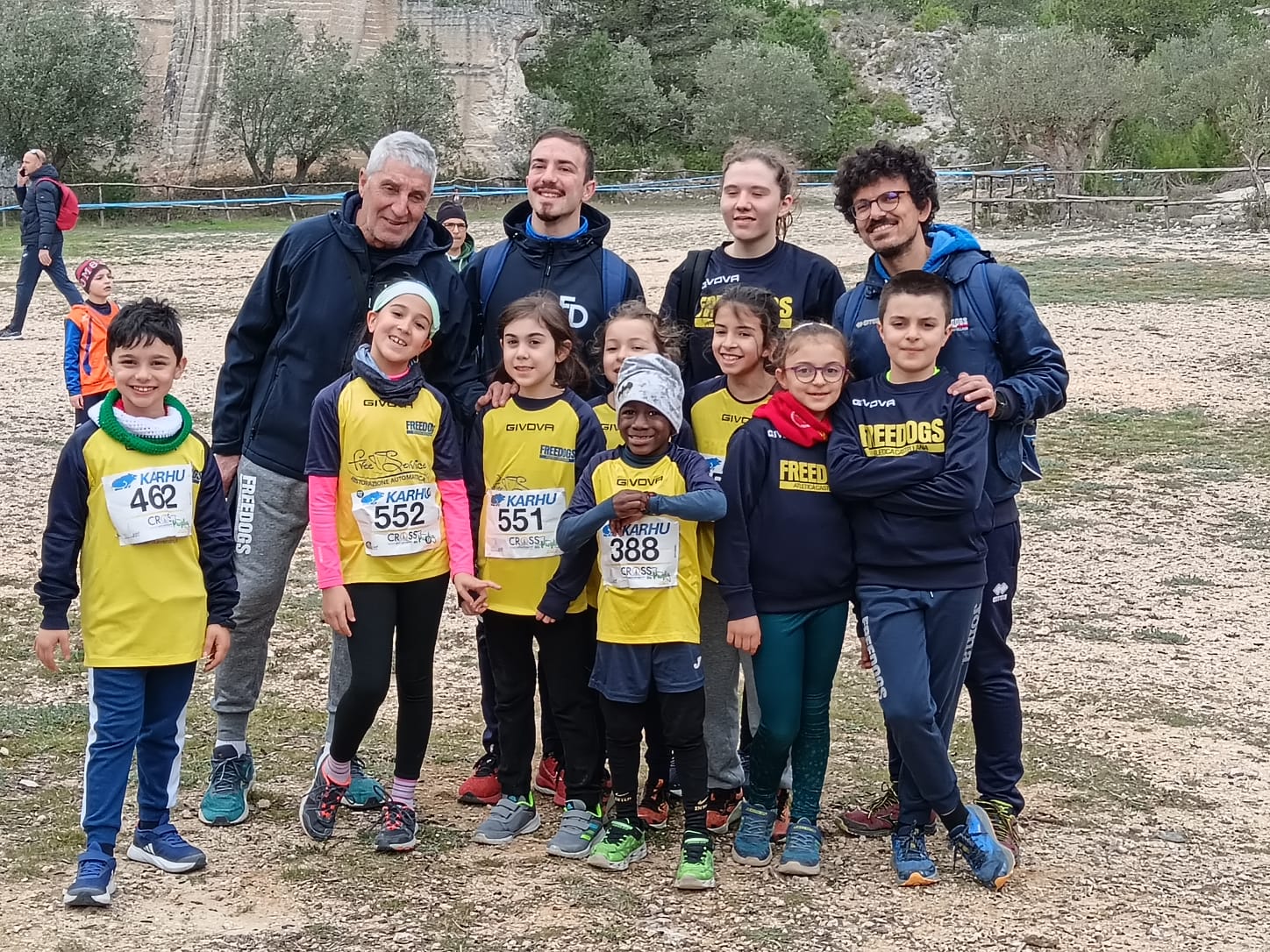 foto Ben 9 giovani e giovanissimi Freedogs , hanno partecipato alle gare di corsa campestre nelle cave di Fantiano a Grottaglie